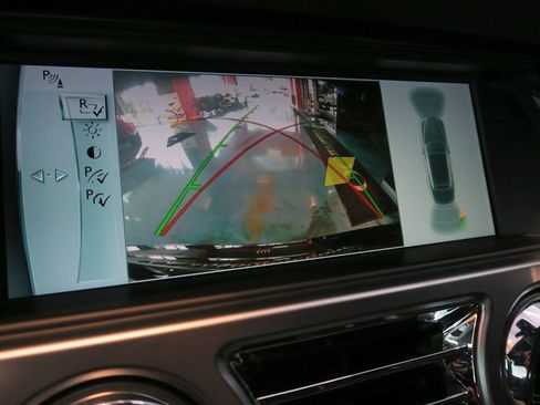 Used 2016 Rolls-Royce Dawn image 16