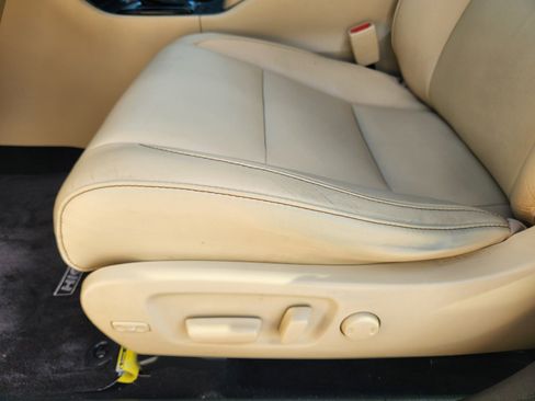 Used 2016 Toyota Highlander XLE FWD image 22