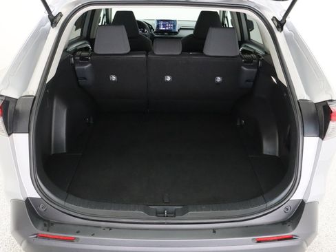 Certified 2025 Toyota RAV4 XLE FWD image 32