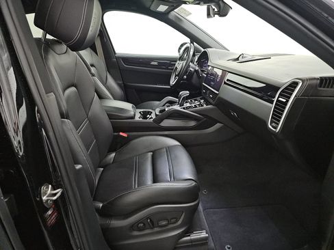 Used 2022 Porsche Cayenne S AWD/4WD image 13