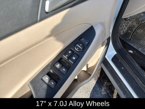 Used 2018 Hyundai Tucson SE w/ Cargo Package image 12