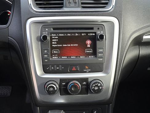 Used 2015 GMC Acadia SLE image 26