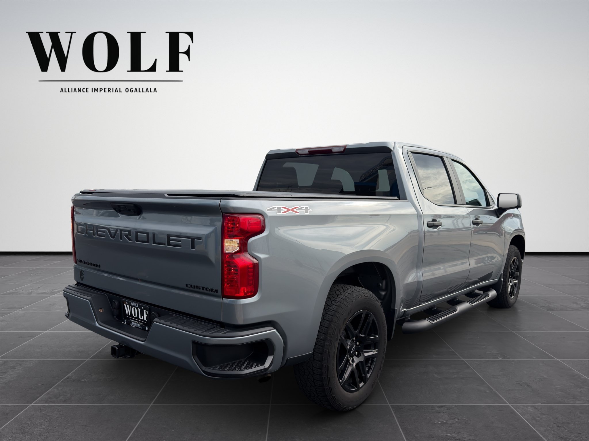 Used 2023 Chevrolet Silverado 1500 Custom w/ 2.7L Blackout Package AWD/4WD image 7