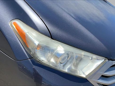 Used 2012 Toyota Highlander Limited w/ Tow Pkg AWD/4WD image 26
