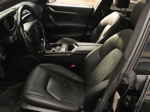 Used 2019 Maserati Ghibli S Q4 AWD/4WD image 14