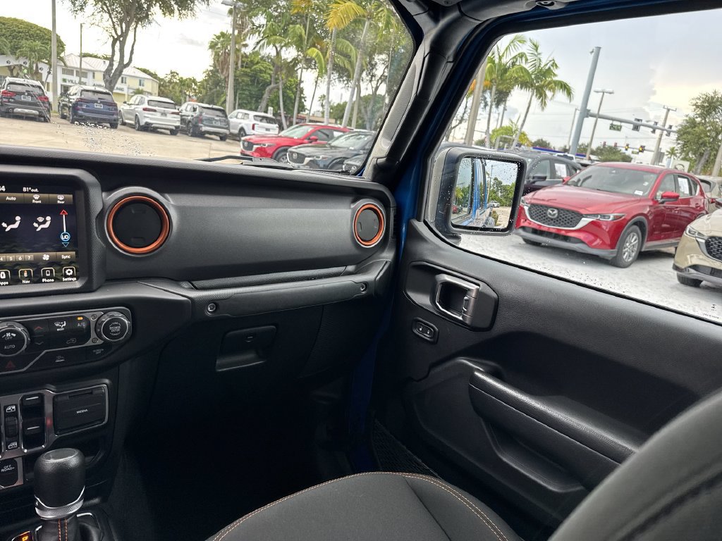 Used 2023 Jeep Gladiator Mojave AWD/4WD image 15