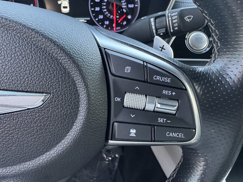 Used 2019 Genesis G70 2.0T Advanced RWD image 24