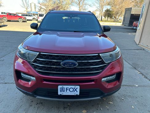 Used 2020 Ford Explorer XLT w/ Equipment Group 202A image 6