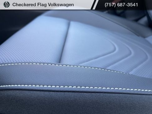 New 2026 Volkswagen Tiguan SE R-Line image 23