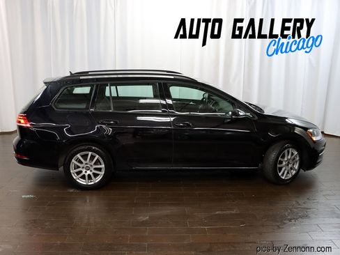 Used 2019 Volkswagen Golf S image 6