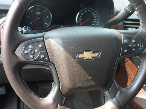 Used 2020 Chevrolet Tahoe Premier w/ Premier 6.2L Value Package image 23