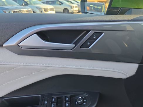 New 2025 Volkswagen Taos SEL image 12