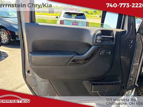 Used 2016 Jeep Wrangler Unlimited Sahara AWD/4WD image 10