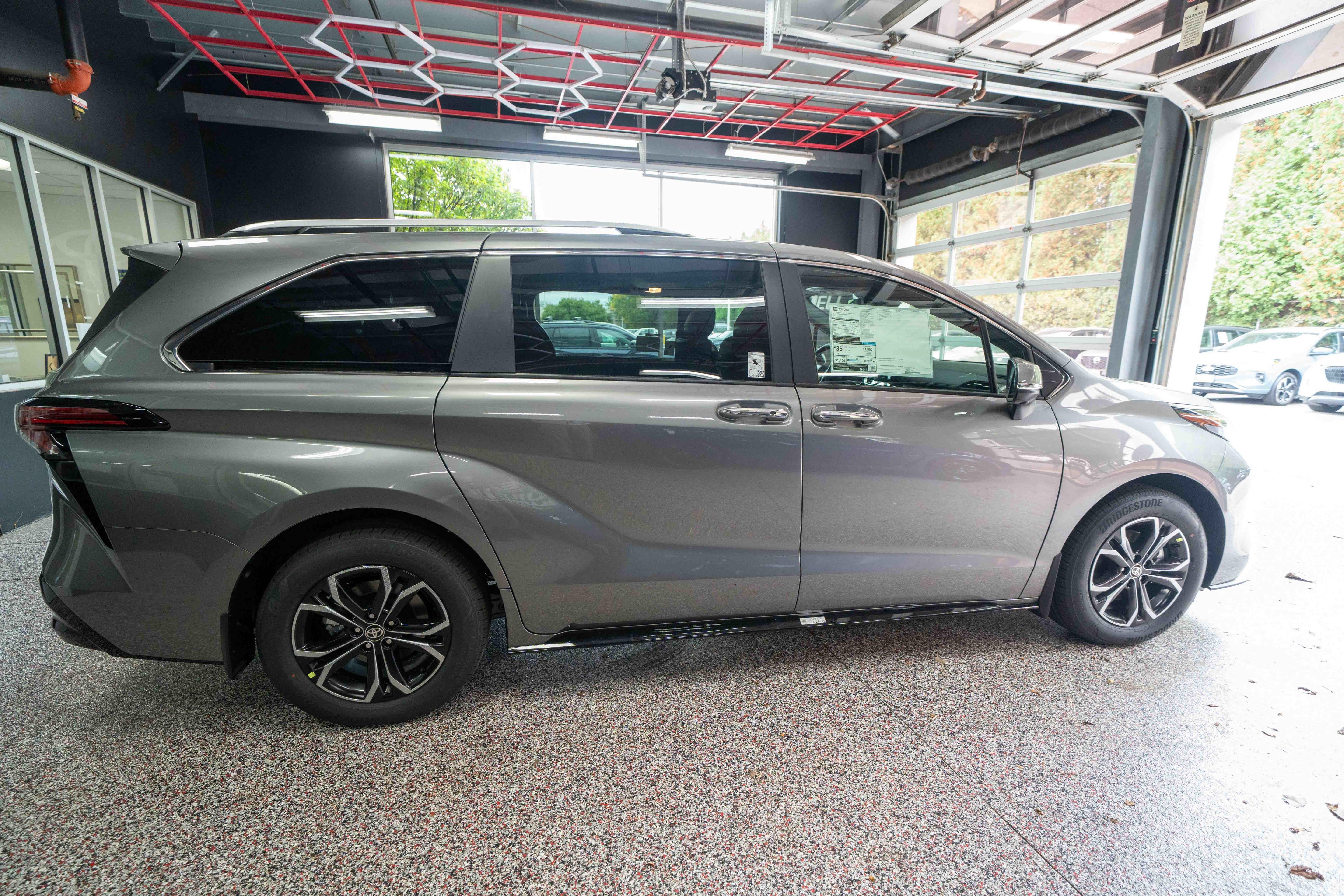 New 2026 Toyota Sienna Platinum AWD/4WD image 4