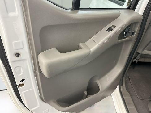 Used 2019 Nissan Frontier SV image 26