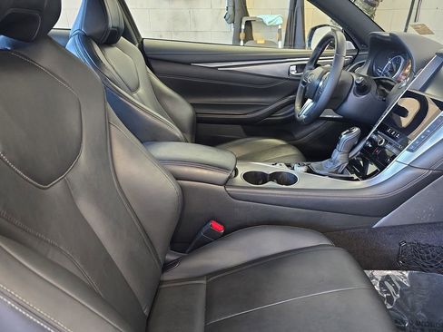 Used 2018 INFINITI Q60 3.0t Luxe w/ Sensory Package 3.0T Luxe image 11