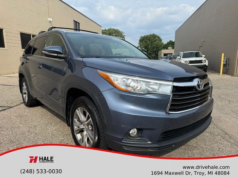 Used 2015 Toyota Highlander XLE AWD/4WD image 1