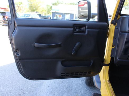 Used 2000 Jeep Wrangler Sport image 11