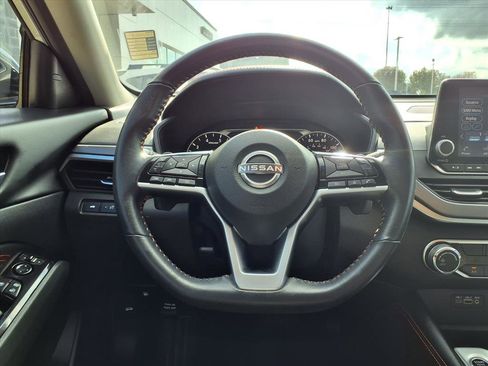 Used 2023 Nissan Altima 2.5 SR image 12