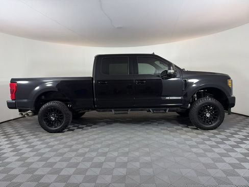 Used 2019 Ford F250 Lariat AWD/4WD image 2