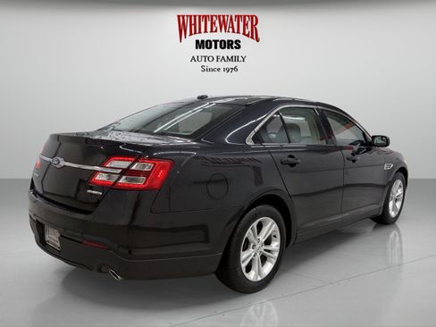 Used 2015 Ford Taurus SE FWD image 4