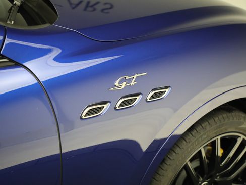 Certified 2022 Maserati Levante GT image 25