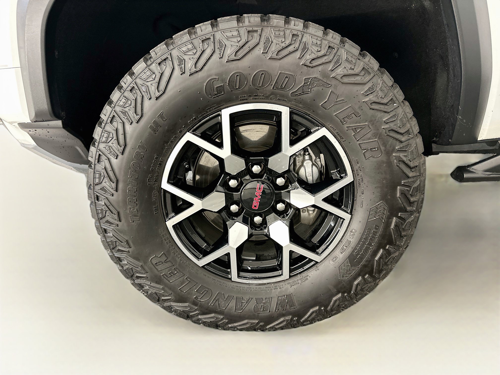 Used 2024 GMC Canyon AT4X AWD/4WD image 36