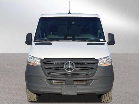 Used 2025 Mercedes-Benz Sprinter 2500 image 8