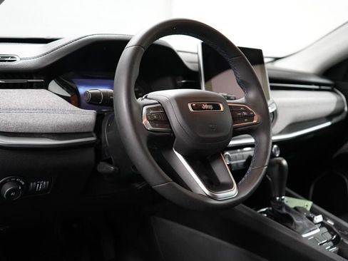 Used 2022 Jeep Compass Latitude AWD/4WD image 13