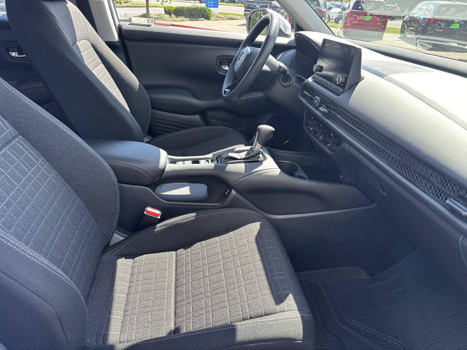 Used 2025 Honda HR-V LX image 22
