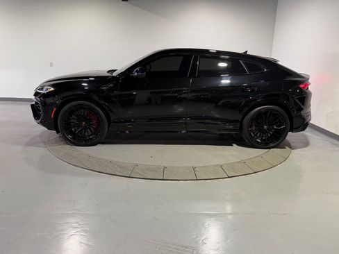 Used 2025 Lamborghini Urus SE AWD/4WD image 14
