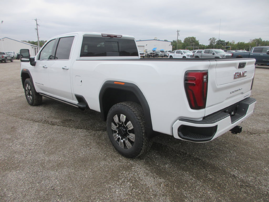 New 2026 GMC Sierra 3500 Denali w/ Denali Reserve Package AWD/4WD image 7