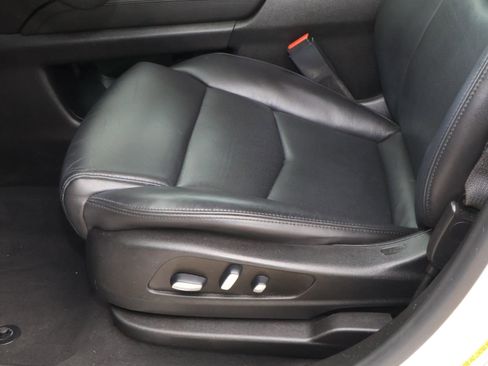 Used 2019 Cadillac XT5 Luxury FWD image 19