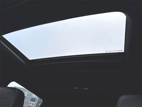 Used 2019 Chevrolet Silverado 1500 High Country w/ Technology Package image 19