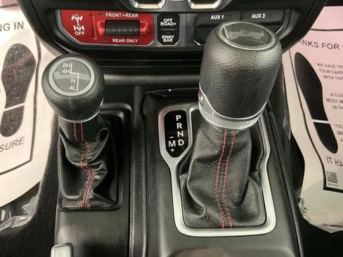 Certified 2021 Jeep Wrangler Unlimited Rubicon w/ Dual Top Group image 25