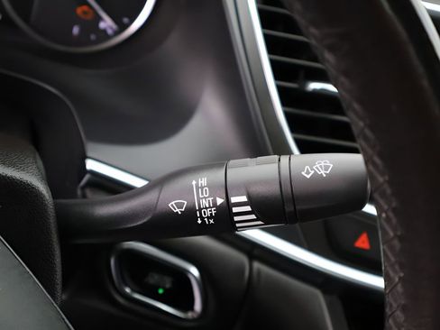 Used 2018 Buick LaCrosse Essence FWD image 31