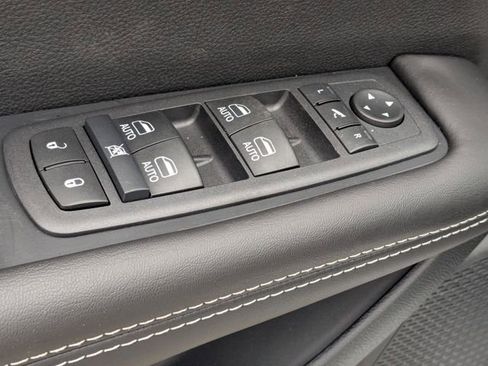 New 2026 Chrysler Pacifica Limited w/ Trailer Tow Group image 13