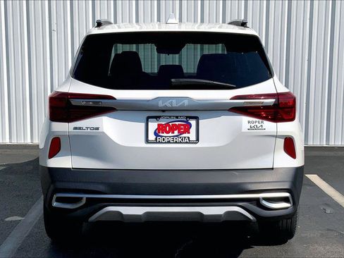 Used 2023 Kia Seltos S AWD/4WD image 4