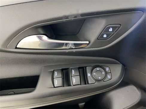 Used 2024 Buick Envista Preferred w/ Convenience I Package image 26