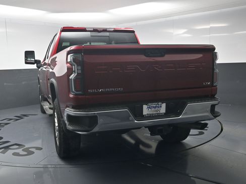 Used 2025 Chevrolet Silverado 2500 LTZ w/ LTZ Premium Package image 8