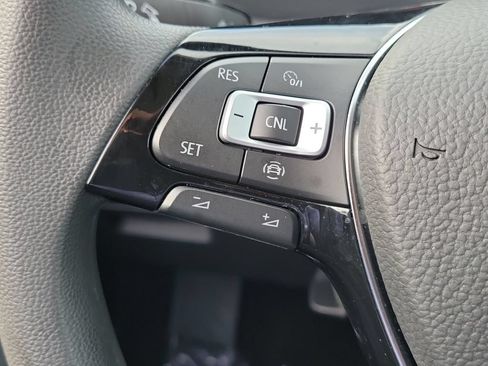 Used 2021 Volkswagen Tiguan S FWD image 9