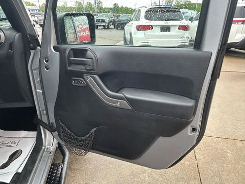 Used 2015 Jeep Wrangler Unlimited Sport AWD/4WD image 16