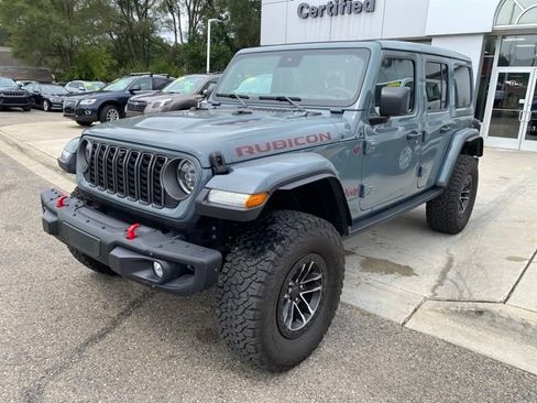 Used 2025 Jeep Wrangler Unlimited Rubicon AWD/4WD image 8