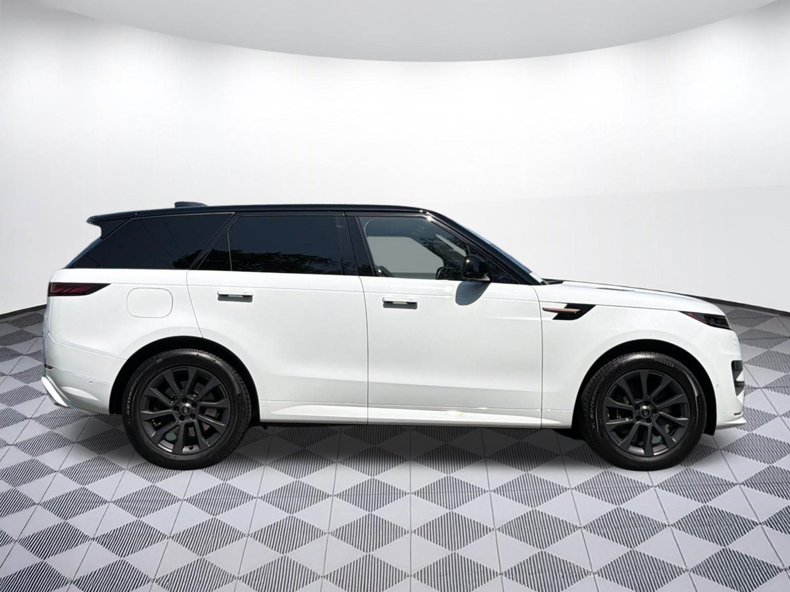 Used 2025 Land Rover Range Rover Sport Dynamic SE AWD/4WD image 7