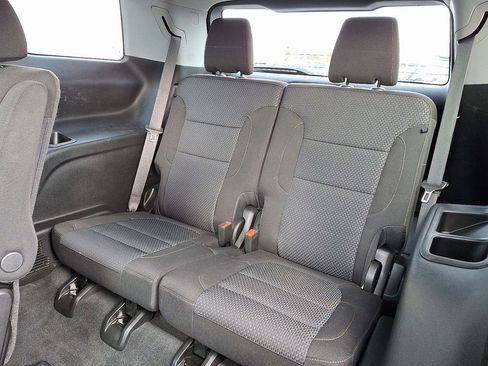 Used 2022 GMC Acadia SLE w/ Driver Convenience Package image 9