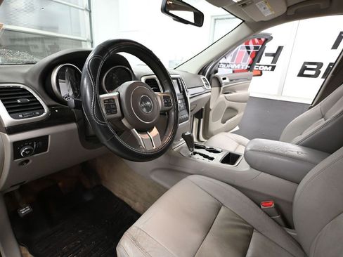 Used 2012 Jeep Grand Cherokee Laredo image 24