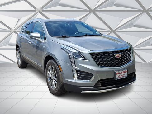 Used 2023 Cadillac XT5 Premium Luxury AWD/4WD image 2
