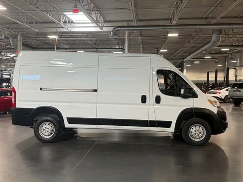 Used 2023 RAM ProMaster 2500 FWD image 7