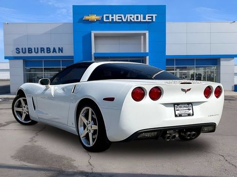 Used 2006 Chevrolet Corvette Coupe w/ Preferred Equipment Group RWD image 3