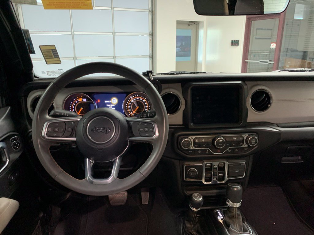 Used 2023 Jeep Wrangler Unlimited Sahara AWD/4WD image 10
